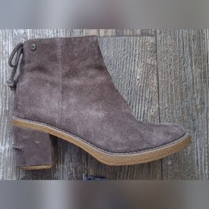 UGG Women's Size 6 Corrine Brown Suede Heeled Ankle Boots In Taupe